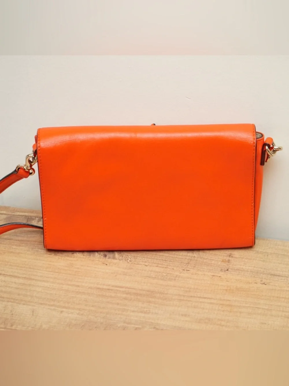 Kate Spade Orange Leather Turnlock Flap Crossbody Cream Trim silver Hardware - Picture 2 of 14